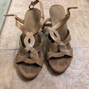 Tan Aerosoles wedge sandles